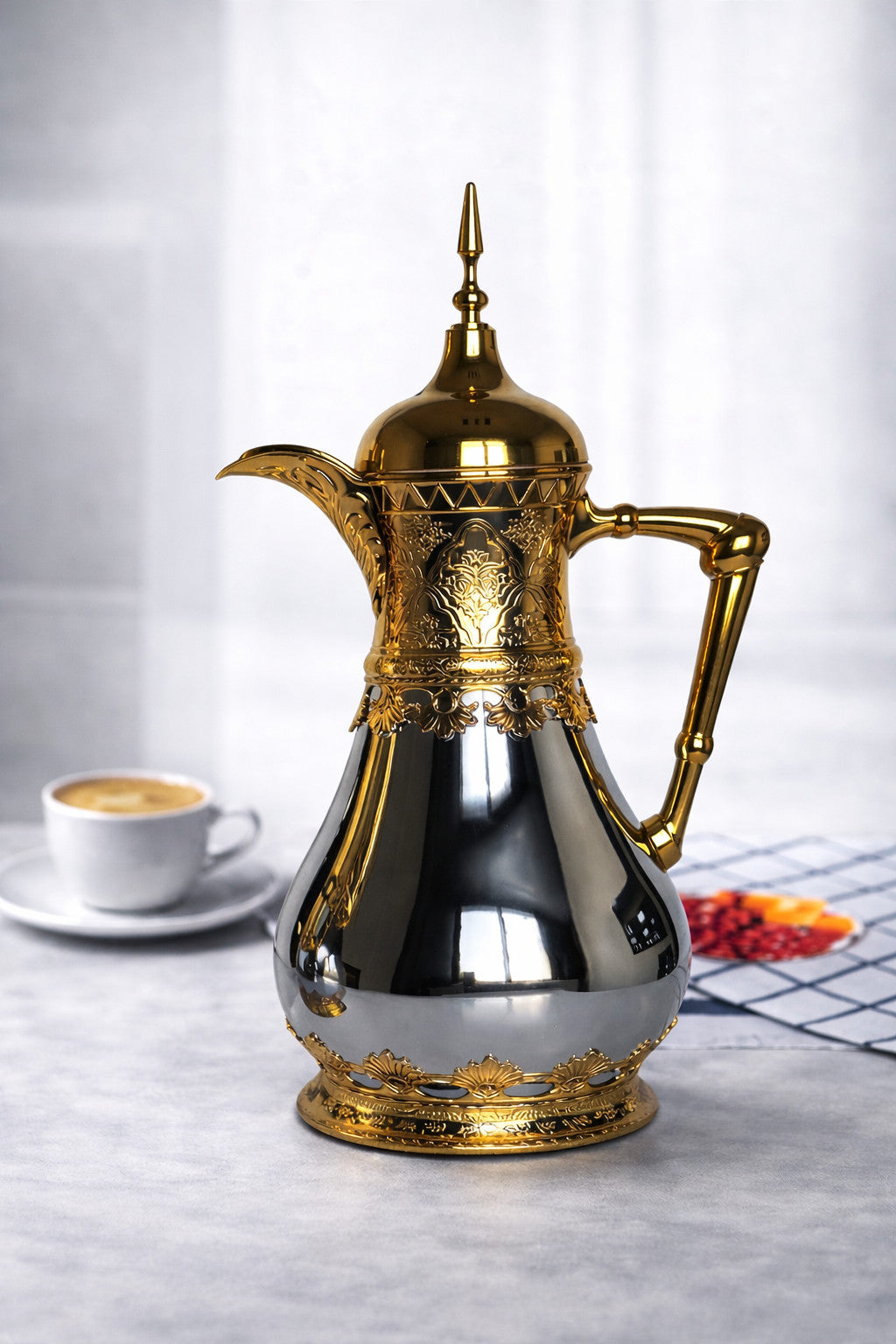 Bavary Thermoskanne 0,8L Porzellan - Edelstahl Isolierkanne Kaffee/Tee Gold/Weiß